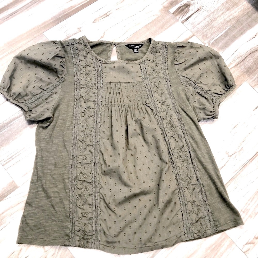 🍀Lucky Brand Cute Green Top in Size XS